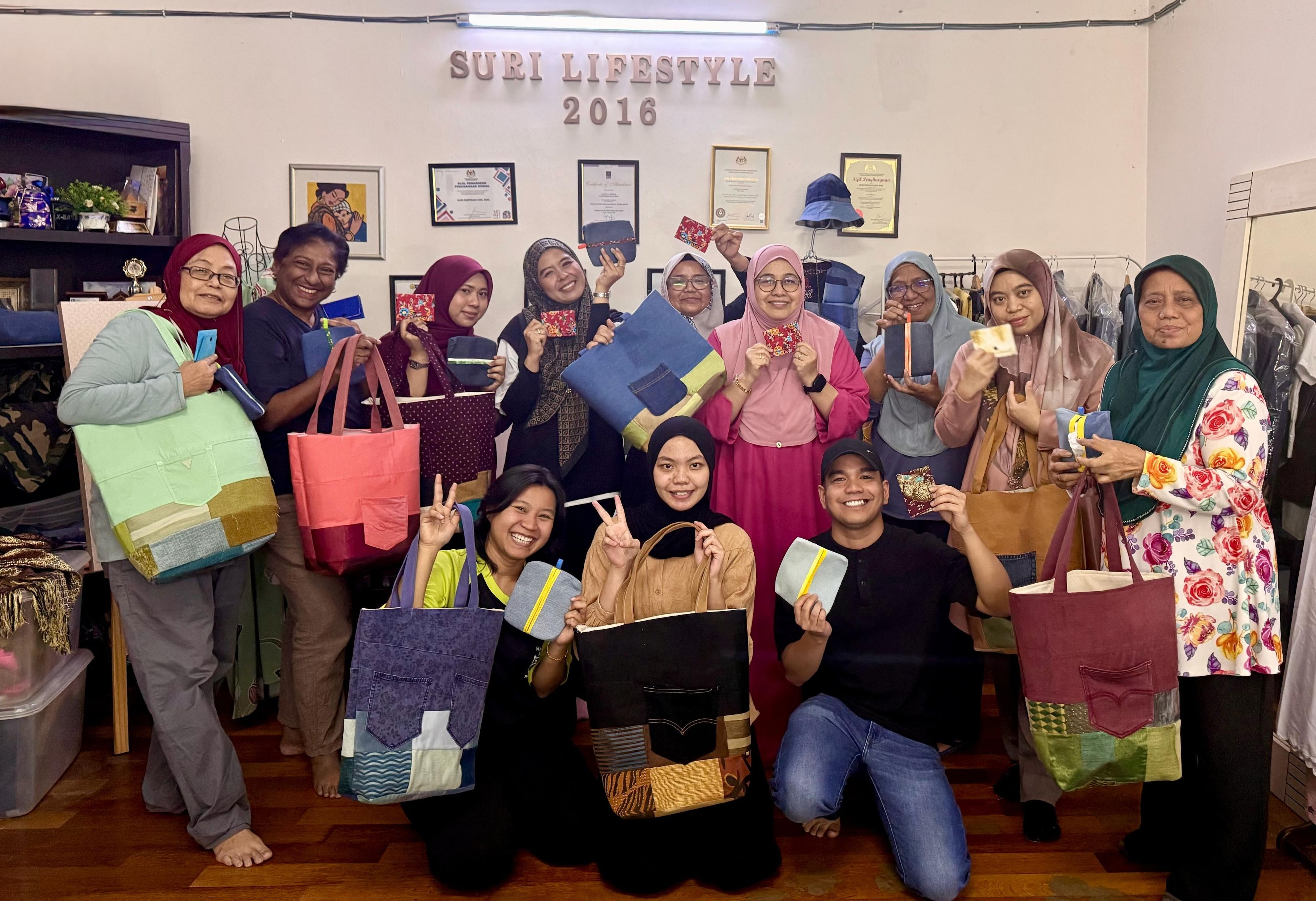 AEON Bank x SURI iTEKAD S.R.I._1.jpg